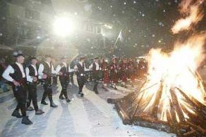 Το έθιμο της φωτιάς στη Φλώρινα